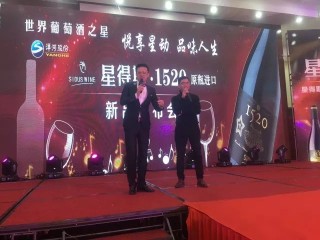 百度平台:新奥门资料大全正版资料2024-叶珂送花祝贺黄晓明
