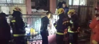 火山视频:新澳彩资料免费长期公开五十期-烧烤店醉酒昏倒死亡