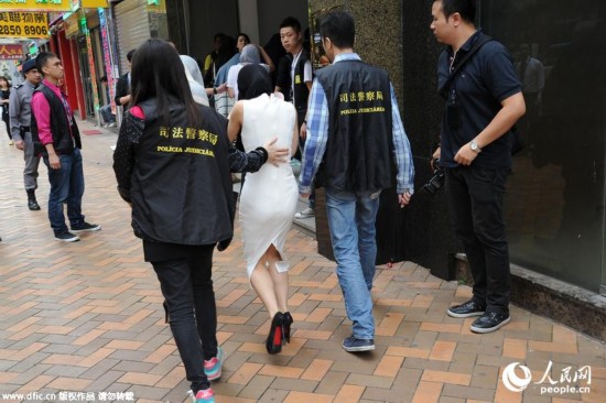 网易:新澳门王中王资料-小伙被扔下楼反被拘  第3张