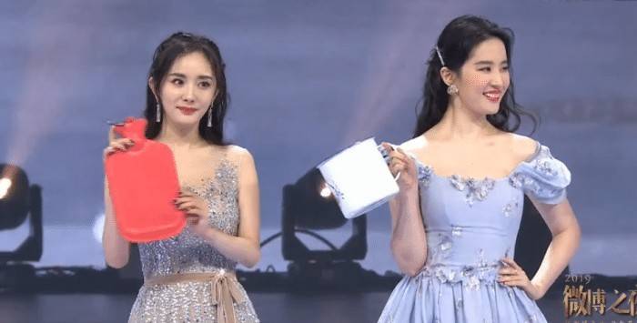 微博:2024澳门资料大全免费图片-冬季怎么穿衣服  第1张
